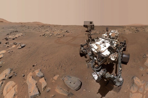NASA毅力號在火星岩石發現神祕紫色薄層