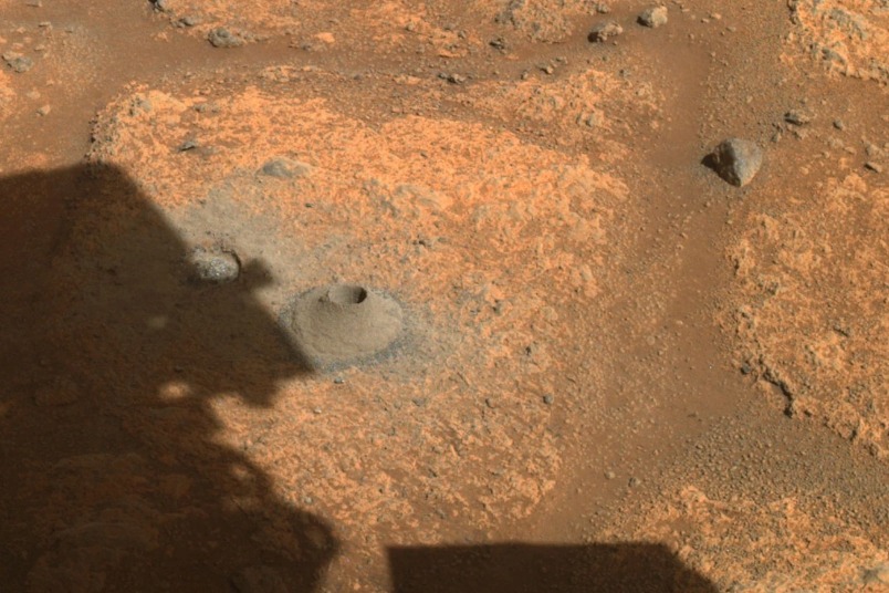 火星探測車毅力號首度採樣，樣本卻化為粉末與碎塊