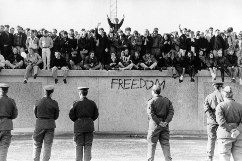 柏林圍牆為何築起──又是如何倒下